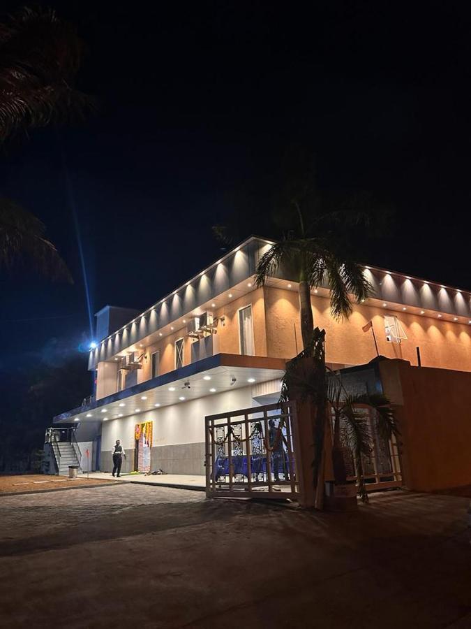 Jp Garden & Lawn Hotel Sasupāda Buitenkant foto